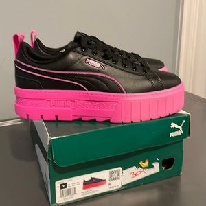 Puma Women's Black and Pink Platform Sneakers